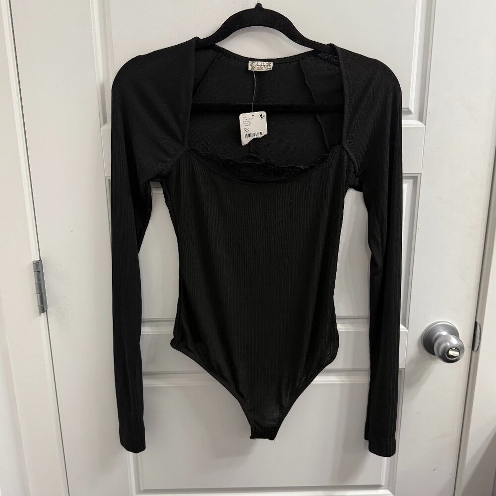 Free People Black Long Sleeve Bodysuit‎ Size XS Lace Scallop Trim Neckline